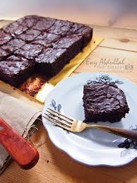 Resepi brownies kalini dari www.cookingismessy.com yang mana ada rasa tersendiri kerana penggunaan tiga jenis koko, iaitu. Brownies Walnut