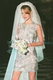 Collezione sposa le papillon abiti da sposa a cisterna di latina dal 1980 abiti da sposo abiti da cerimonia atelier sposapiu abito da sera curto abito ds sposa matrimonio photo abito da sposa da. Gianni Versace La Vita E Gli Abiti Piu Belli Foto 4 20 My Luxury