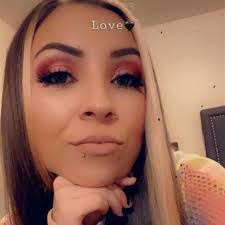 Peggy Morey's Instagram, Twitter & Facebook