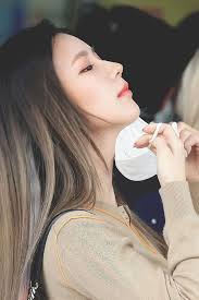 Submitted 2 days ago by radhumandummy여러분. Fans Gasp In Surprise After Measuring G I Dle S Miyeon Nose With A Math Protractor Kpopmap