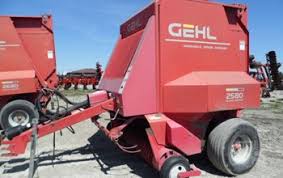 Gehl 2580 Deluxe Baler