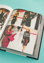 For the first time, the key looks of every chanel collection ever created by lagerfeld are gathered in a. Buy Thames Hudson Black Chanel Catwalk Karl Lagerfeld Book For Women In Mena Worldwide 9780500518366