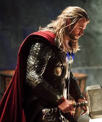 I Don T Typically Dig Blondes Or Long Hair But My Gosh There Is Just Something About The God Of Thunder Big Chris Hemsworth Thor Elfos Negros Chris Hemsworth