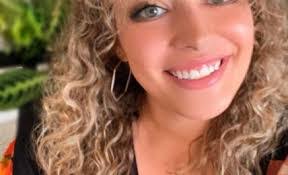 Kelli Parker's Instagram, Twitter & Facebook