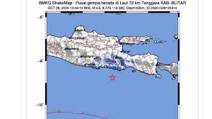Pusat gempa bumi tersebut berada di laut. Gempa Bumi Mengguncang Blitar Beberapa Saat Lalu Bmkg Sebut Daerah Daerah Yang Rasakan Gempa Tribun Jabar