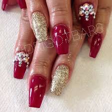 Drigotbars Single Photo Instagrin Quinceanera Nails Red And Gold Nails Gold Nail Art Choose gold stones to decorate the composition.