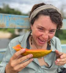 How many papaya's does it take to get from Luanda to Soyo? We miss judged  the distance between atm's after Luanda and found ourselves without any  money or data… but it was