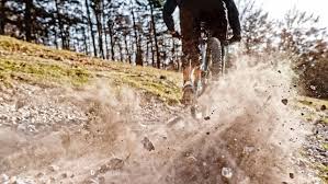Lebensretter Apple Watch Mountainbiker Wacht Nach Sturz Im Krankenwagen Auf Krankenwagen Lebensretter Mountainbiker