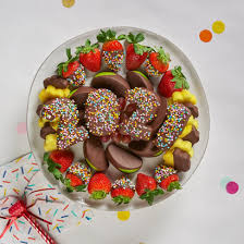 Chocolate covered strawberries help your special graduate celebrate with one of our 'grad' gift boxes. Edible Arrangements Fruit Baskets Graduation Celebration Platter