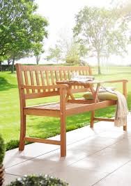 Den Sommer Geniessen Mit Einem Plauschchen Zu Zweit Auf Der Bank Gartenmobel Garten Holz