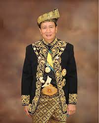 Almarhum sultan badlishah yang memerintah kedah dari 1943 hingga 1958, mempunyai tujuh orang putera dan tujuh puteri. Sultan Kedah Baru Yang Menggantikan Sultan Abdul Halim