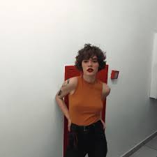 Tattoo Artist On Instagram Usufruindo Do Ar Condicionado 0800 Shopping In 2020 Curly Weave Hairstyles Curly Hair Styles