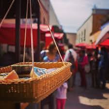 Ven Al Mercadito Queretano Aun Estas A Tiempo Mercadito Queretaro Productoreslocales Suertudo Decorative Wicker Basket Picnic Basket Wicker Baskets