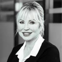 Melissa Downing's Instagram, Twitter & Facebook