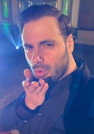 I'm not the most handsome, but I have a very good heart ❤️, I'm caring,  loving 🥰 but I won't say I'm perfect, nobody is perfect.I love you all my  fans ♥️❤️