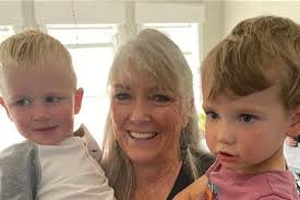 Woman, 2 Children Dead After Pontoon Boat Capsizes