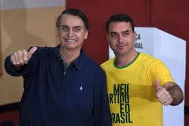 Jair messias bolsonaro (brazilian portuguese: Contra Renan Flavio Bolsonaro Articula Presidencia Do Senado Com Tucano