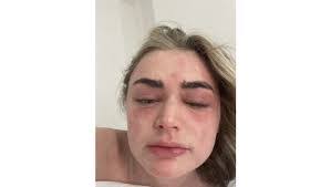 Rhiannon Chapman's Instagram, Twitter & Facebook