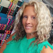 🔦 LOOKING FOR A show pad to match this shirt! 🤩