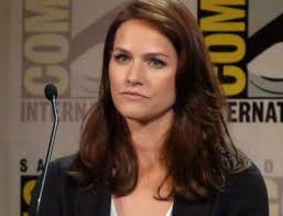 Shout Out to Kelly Overton from the Van Helsing Wormhole!
