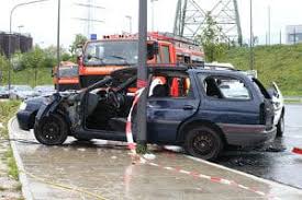 Lediglich empfehlungen gibt es, wann man mit sommerreifen fahren sollte und wann eine montage der winterreifen angebracht wäre. Unfall Mit Winterreifen Im Sommer Verkehrsrecht 2021