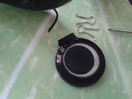 Membersihkan headset dan hindari dari tempat lembab dan berdebu. Kabel Headset Rusak Sebelah Kabeliau
