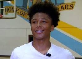 Mikey williams got a kobe tattoo then proceeded to drop 24 points in honor of the mamba while wearing his shoes. Mikey Williams Height Age Girlfriend Biography Family Affair More