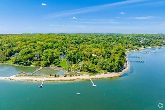 Oyster Bay Cove, NY City Guide | About Living in Oyster Bay Cove - Homes.com