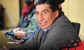 SAN FRANCISCO DE GULAG CONTARÁ CON RESERVORIOS DE AGUA POTABLE Rodrigo Rea,  alcalde del Gobierno Autónomo Descentralizado Municipal del Cantón Alausí  en sesión con el Sr. Luis Taco presidente de la comunidad