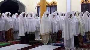 Adapun bacaan doa sholat hajat akan dijelaskan di bawah ini: Doa Setelah Sholat Hajat Lengkap Arab Latin Dan Terjemahan Urutan Membaca Doa Agar Dikabulkan Tribun Sumsel