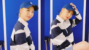 Questionwhy does that part where moonbyul dances towards wheein in dingga always get cut from broadcasted performances. Mamamoo Moonbyul Rocking Her Athleisure Look On Instagram Inkistyle