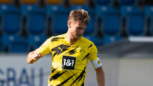 Łukasz piszczek hot photos, images and movie wallpapers download. Dortmund S Piszczek To Retire After 2020 21 Season