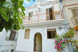 Property With Garden For Sale In Italy Molise Village Tavenna Ref 23174 Italy Magazine Molise Property Italy