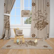 Modern tasarıma sahip elegant çocuk odası fon perdeleri 8 farklı renk seçeneği ve 300×270 cm ile 150×220 cm arasında değişen 13 farklı boyutta sizlerin beğenisine sunuluyor. Bej Fonlu Gemi Desenli Cocuk Odasi Fon Perde Fon Perde Modelleri