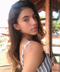 Laura Vanegas's Instagram, Twitter & Facebook