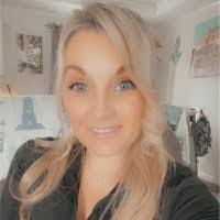 Pamela Masse's Instagram, Twitter & Facebook