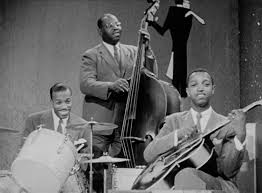 Swing Lesson: Learn to Play Rhythm Guitar Like Freddie Green | Acoustic  Guitar