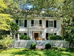 A roof is one of the most important elements of any home. Beautiful St Simons Island Home Colonial Farmhouse Exterior Colonial Cottage Exterior Cottage Exterior