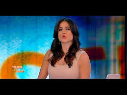 Attualmente conduce stasera italiaestate e stasera italia in coppia con barbara palombelli. Veronica Gentili Cosce Intriganti A Stasera Italia 06 06 2020 Youtube
