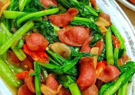 1 ikat sawi hijau 4 siung bamer 5 siung baput 1 ruas laos geprek 350 santan cair garam gula. Resep Tumis Sawi Sosis Sapi Yang Enak