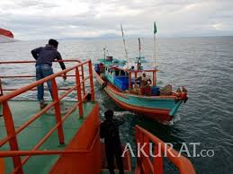 Arus laut karena tiupan angin dapat mempengaruhi kondisi iklim suatu tempat, misalnya di eropa barat dimusim dingin tidak begitu dingin. Nelayan Tenggelam Di Pantai Pamunti Kupang