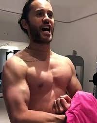 Jared leto, los angeles, сша. Jared Leto Shows Off His Muscles For Morbius Marvel Spider Man Spinoff Video Dailymotion