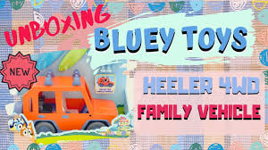 10 видео 1 564 просмотра обновлен 1 февр. Film Tv Spielzeug Disney Junior Bluey Heeler 4wd Family Cruiser Jeep Vehicle Bandit Figure New Co