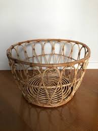 How To Make A Basket Coffee Table On A Budget In 2020 Coffee Table Hacks Diy Coffee Table Coffee Table Farmhouse