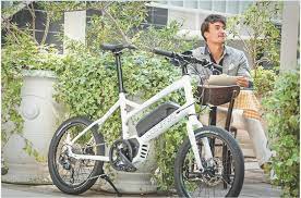 坂の多いキャンプ地でも楽々 通勤でクール カッコいい小径e bike登場 キャンプ ミニベロ クール