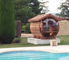 Sauna Bulle Avec Cheminee Inox Sur Toit En Tavaillons Red Cedar Sauna Exterieur Design Sauna Sauna