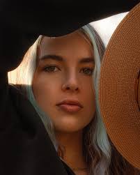 GORGEOUS. That's it. That's all. The golden light was at full volume during  our portrait session 🤩✨ Message me to book your family portrait session!