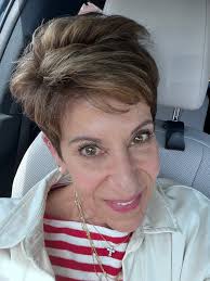 Ahhhhhhh….the closest thing to Nirvana—Costco's new early morning “hour”  for executive members. The only downside? No samples this early. 😂