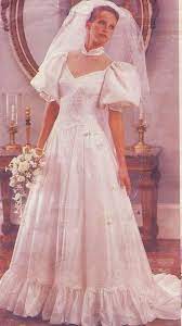 80s Womens Wedding Gown With Chapel Train Vogue Bridal Etsy Wedding Dresses Vintage Vintage Style Wedding Dresses Bridal Gowns