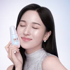 Unleash your ultimate aura like Mina (@mina_sr_my) with the NEW SK-II  GenOptics Ultraura Essence, Japan's No.1 Brightening Essence. Get it now at  your nearest SK-II retailer! #SKII #PITERA #100CaratAura 💎
